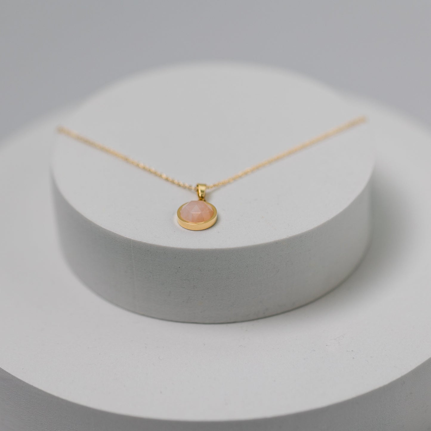 Rose Quartz Round Pendant Necklace 18K Gold Plated